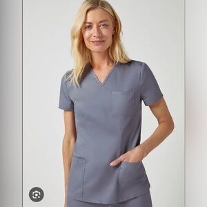 Jaanuu scrub top